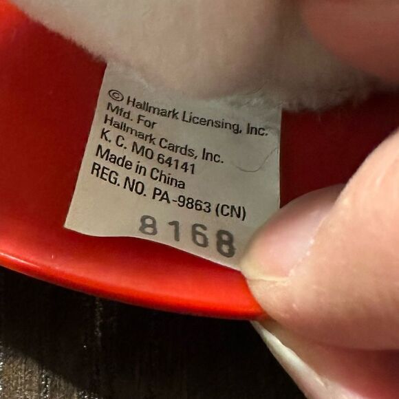 Hallmark 2008 Snowtime Pals Animated Sledding Polar bear and Penguin - Picture 10 of 10